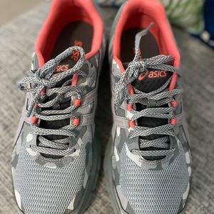 ASICS camo size 10 Sneakers